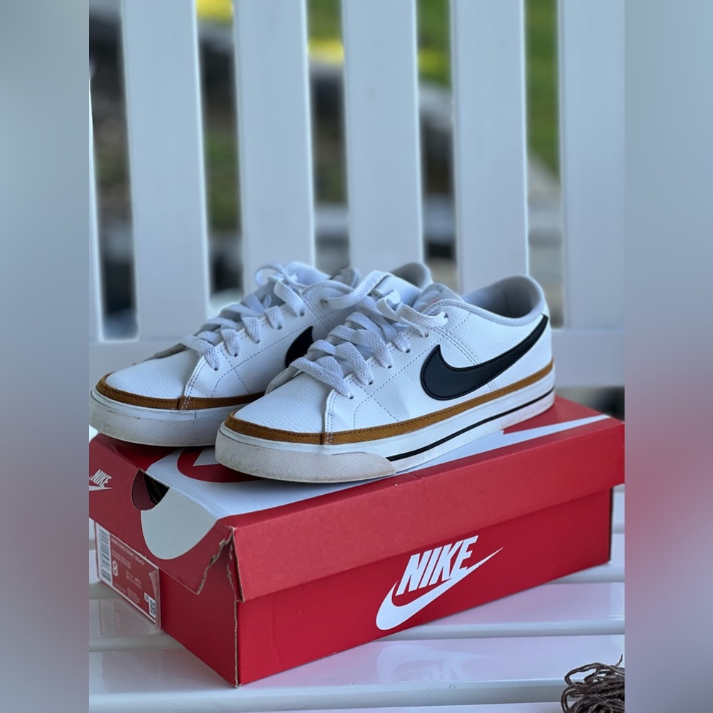 Women’s Nike court legacy. Size 8. Worn a few times. Dirt shown on pictures